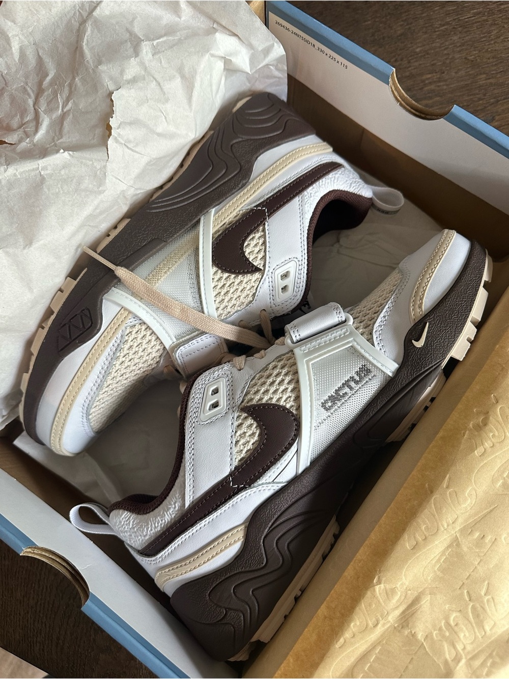 Nike Travis Scott zoom field jaxx